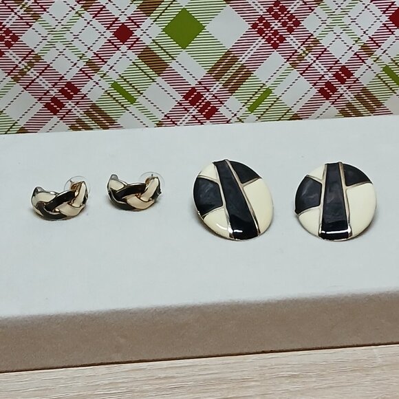 Two Pair of Vintage Fashion Costume Jewelry Metal Black & White Earrings #76W - Picture 3 of 9